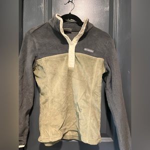 Petite small womens Columbia fleece pullover. Fits like womens xs